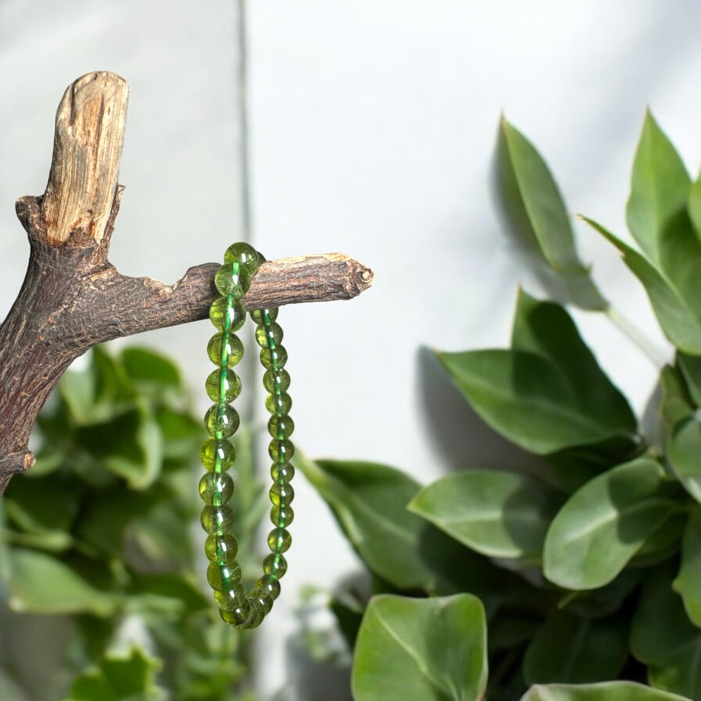 Peridot Bracelet – Abundance, Renewal & Emotional Clarity (High-Grade Natural Beads)