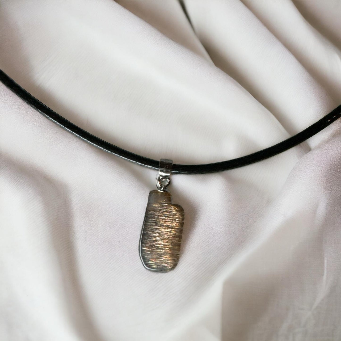 Rainbow Sunstone 925 Silver Pendant