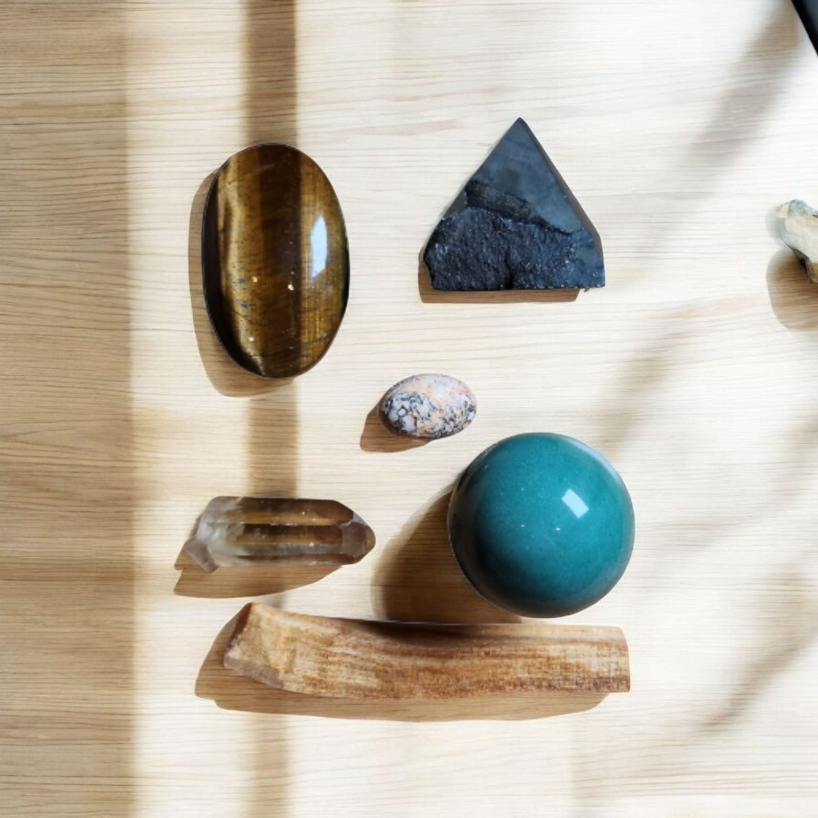 Sacred Gems – Abundance Crystal Kit – Standard Edition flat lay [variant:standard]