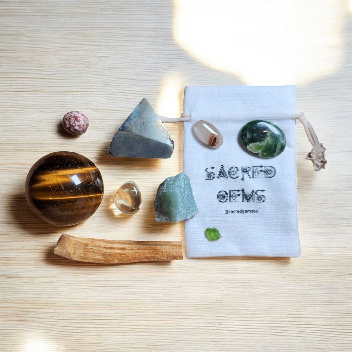 Sacred Gems – Abundance Crystal Kit – Deluxe Edition with jade, peridot & rutilated quartz [variant:deluxe]