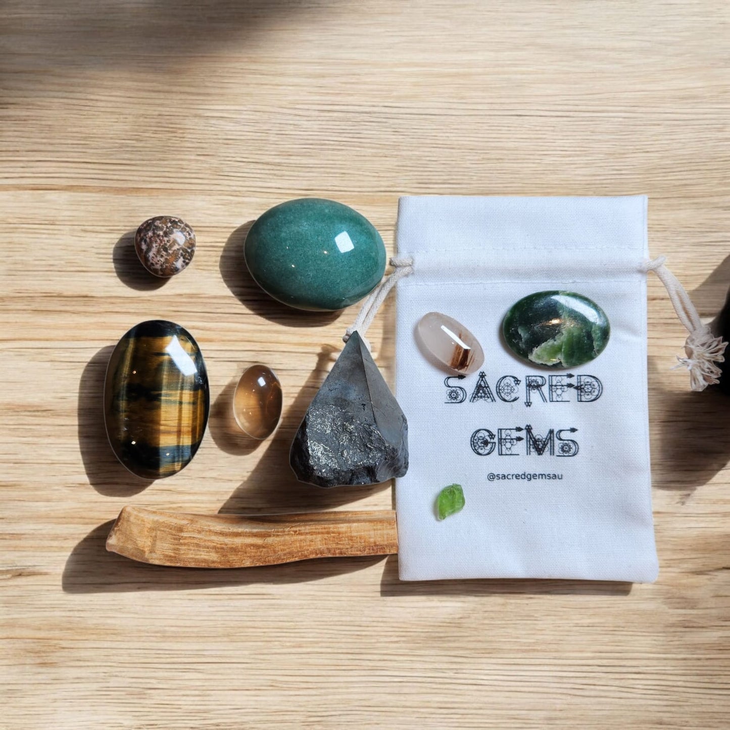Sacred Gems – Abundance Crystal Kit – Deluxe Edition with jade, peridot & rutilated quartz [variant:deluxe]