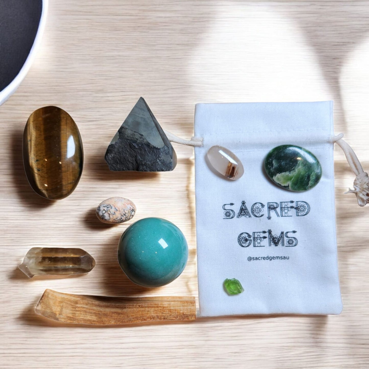 Sacred Gems – Abundance Crystal Kit – Deluxe Edition with jade, peridot & rutilated quartz [variant:deluxe]