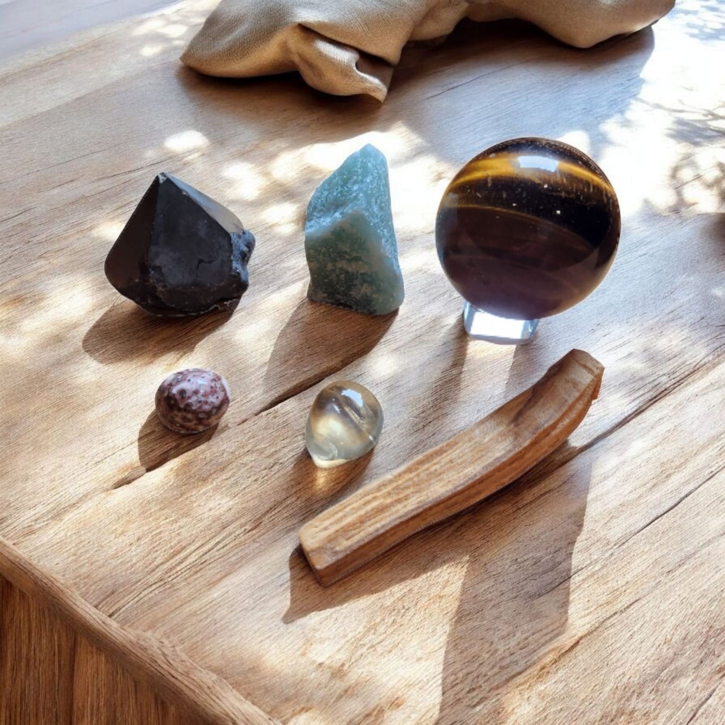 Sacred Gems – Abundance Kit – Citrine, Pyrite, Green Aventurine close up [variant:standard]