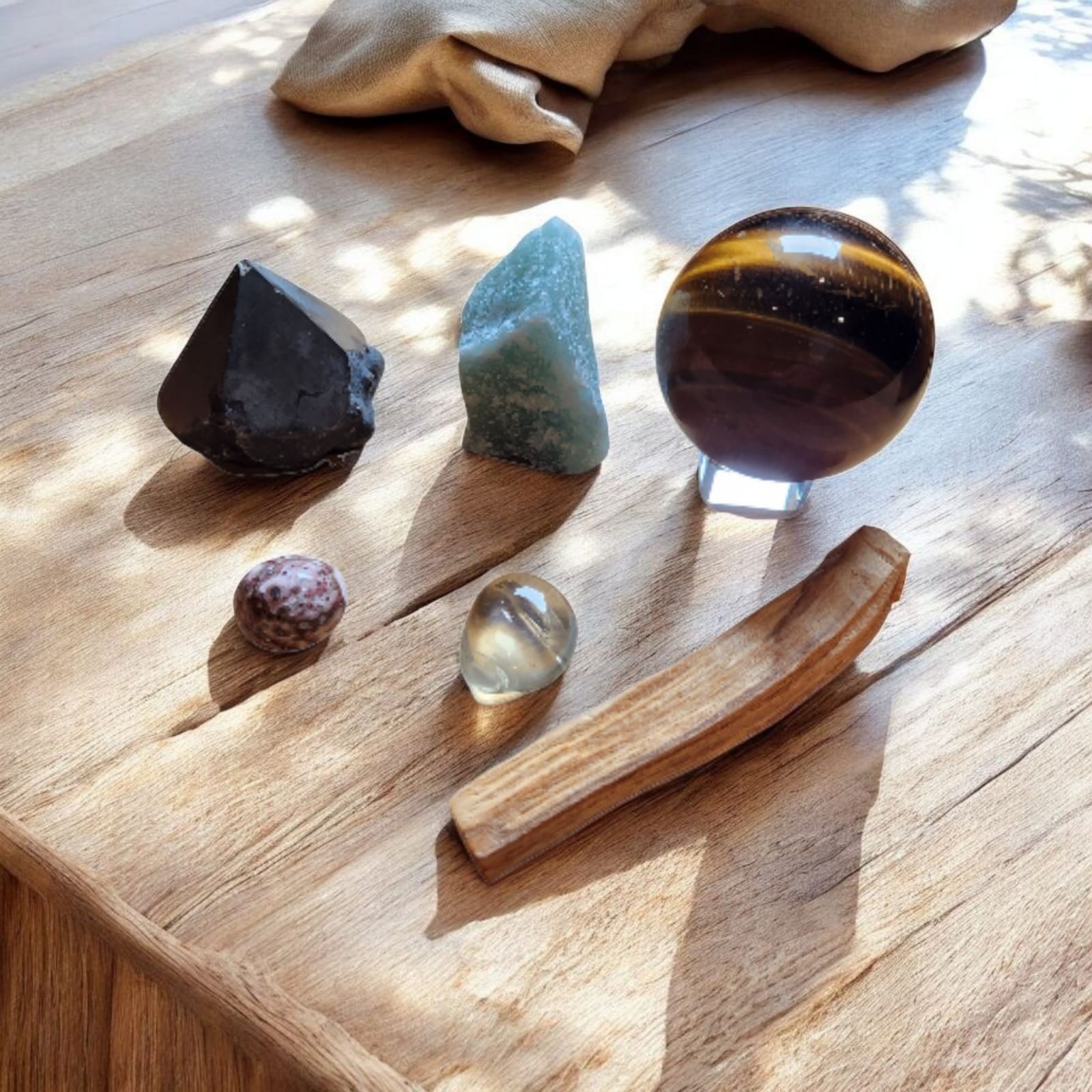 Sacred Gems – Abundance Kit – Citrine, Pyrite, Green Aventurine close up [variant:standard]